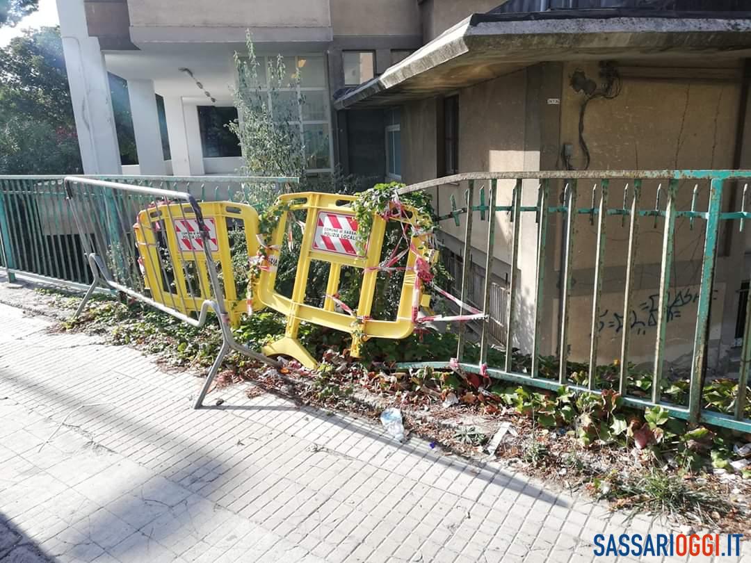 Sassari, ringhiera pericolosa nella scuola materna di piazza Sacro Cuore - Sassari Oggi
