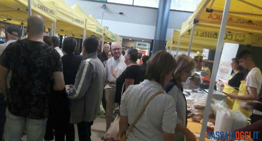Sassari, biglietto di Pino e gli Anticorpi con la spesa da Campagna Amica - Sassari Oggi