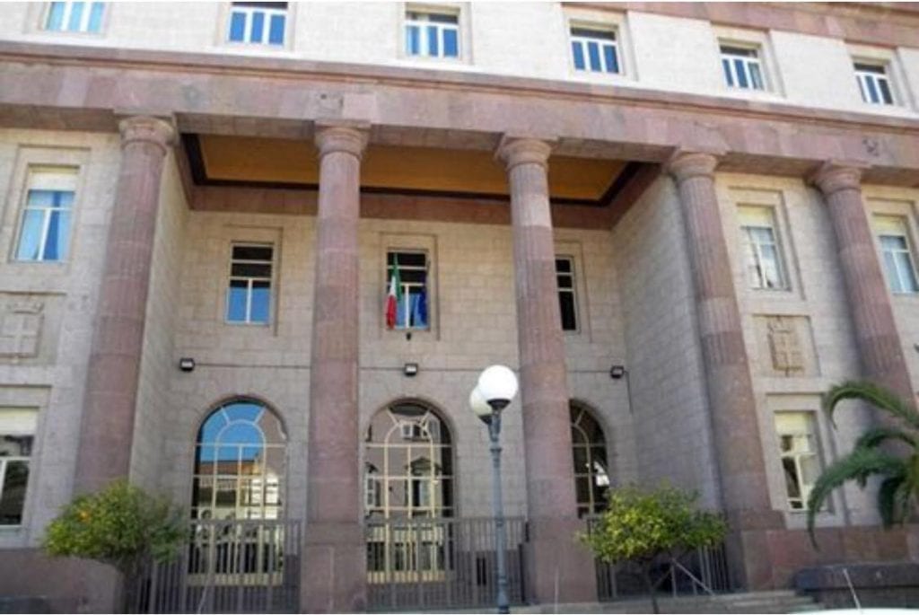 aggredito officina sassari tribunale