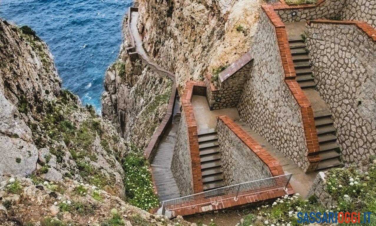 Grotte alghero l_Scalinata Grotte Nettuno, Alghero del mondo.