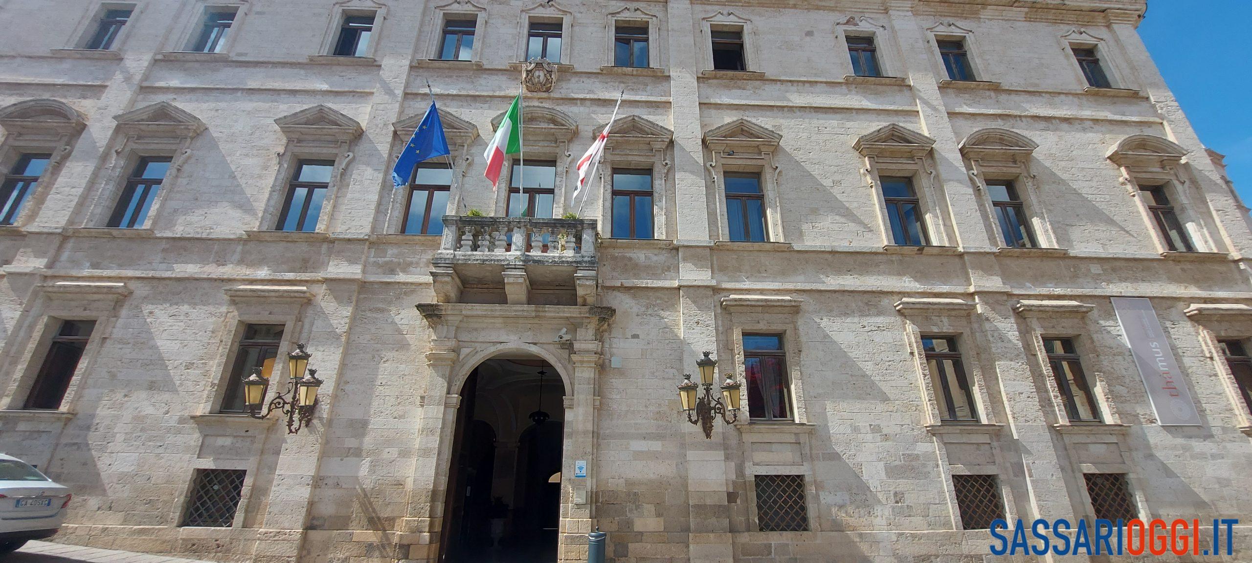 Approvate 19 assunzioni al Comune di Sassari, tra le polemiche