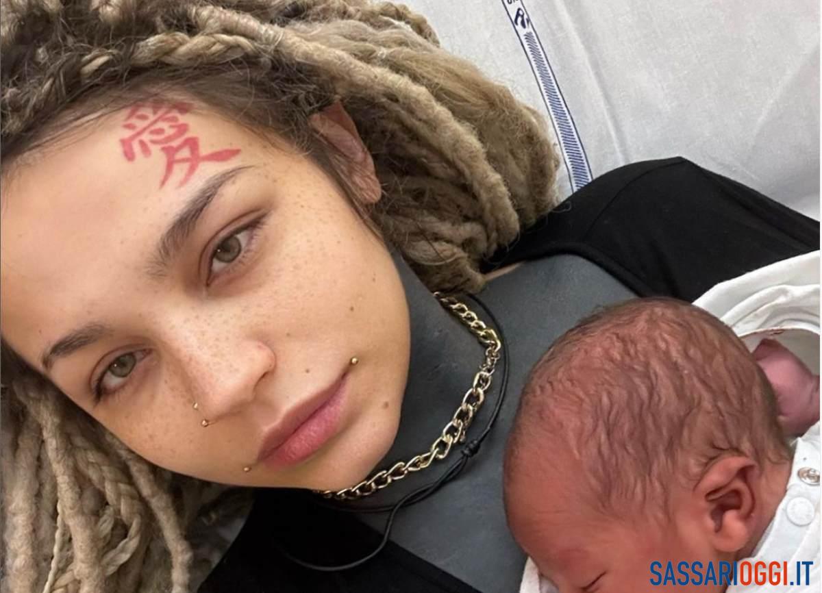 Fishball diventa mamma, ma il nome Raiden del bimbo fa discutere