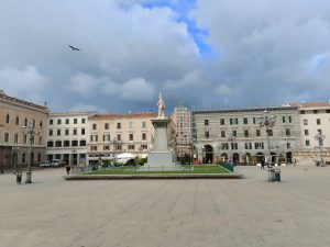 Piazza d'Italia, Sassari meteo nuvoloso