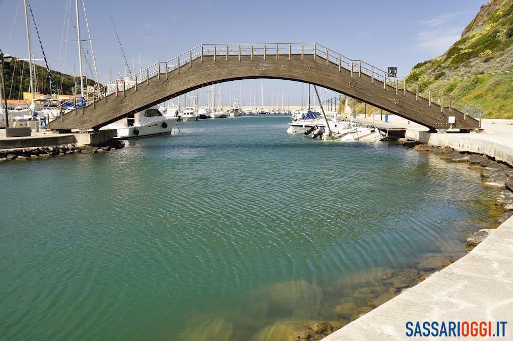 Ponte pedonale porto turistico Castelsardo
