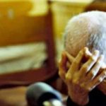 Violenza anziano aggredito padre castelsardo