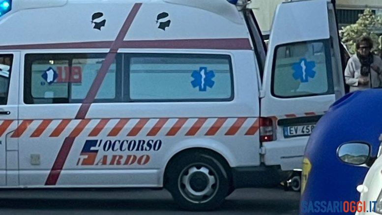 Investito da un'auto mentre attraversa la strada a Sassari