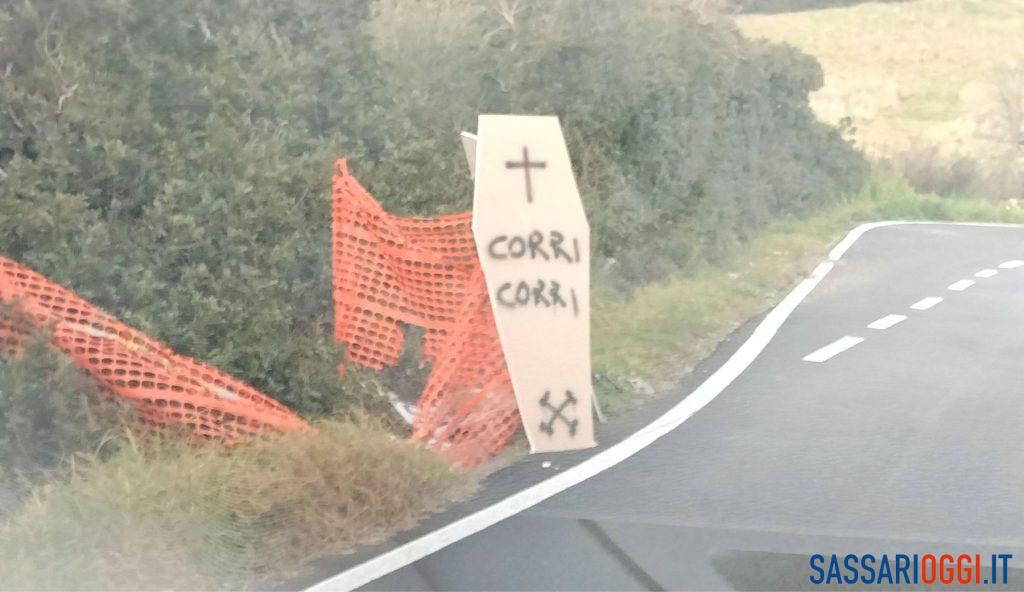 Corri, corri la bara e il macabro avviso sulla strada a Caniga