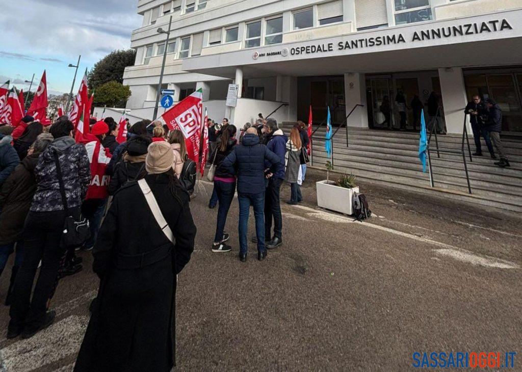 A Sassari la protesta dei sanitari contro il sovraffollamento ospedaliero