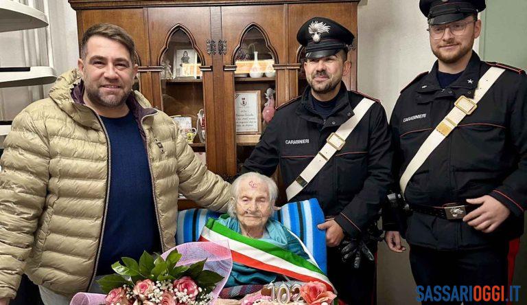 Grande festa ad Ardara per i 102 anni di zia Bainza Casula