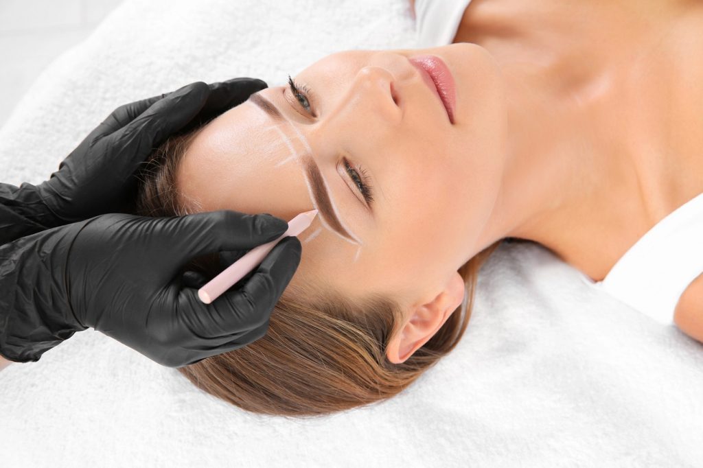 sopracciglia microblading e dermografo