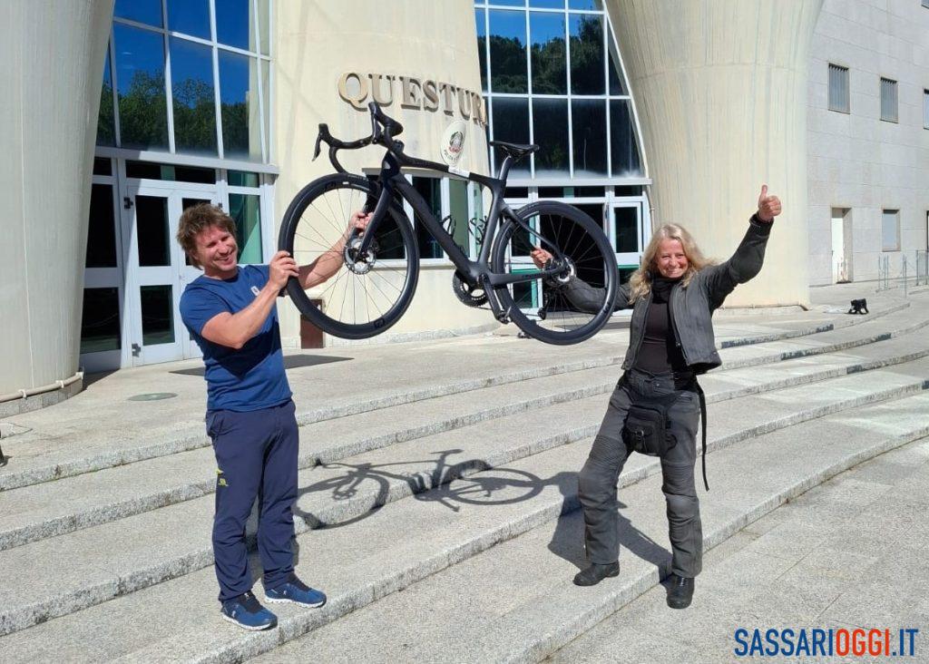 Bici rubata, la polizia di Sassari la riconsegna ai proprietari
