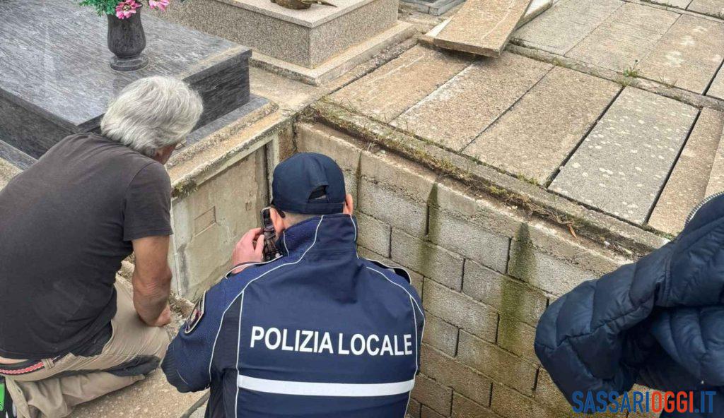 Cade al cimitero di Alghero e fa un volo di due metri