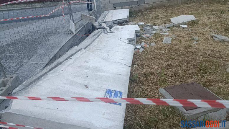 Crolla il muretto nella stazione bus, paura a Sassari
