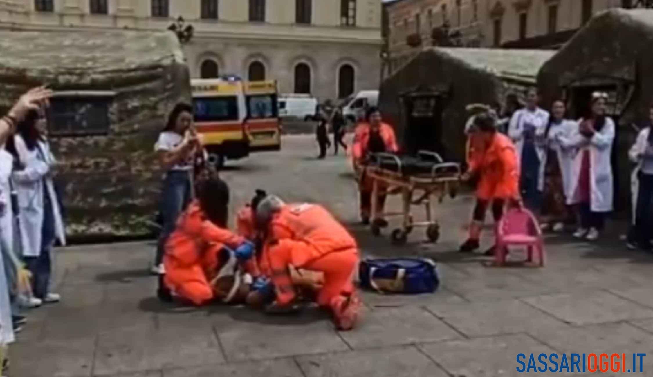 I bambini di Sassari scoprono il soccorso con l’orsetto Carmelo