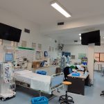 Sala dialisi di Porto Torres più accogliente con 5 nuovi maxischermi