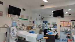 Sala dialisi di Porto Torres più accogliente con 5 nuovi maxischermi