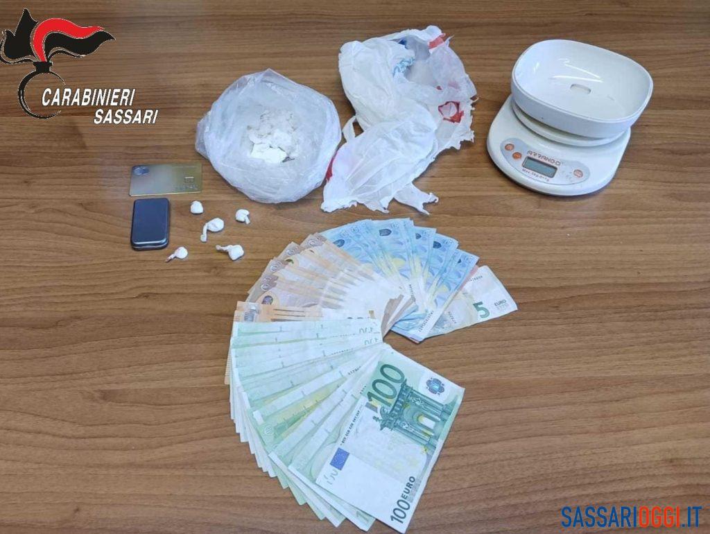 Cocaina in casa a Ossi, arrestata una coppia per spaccio