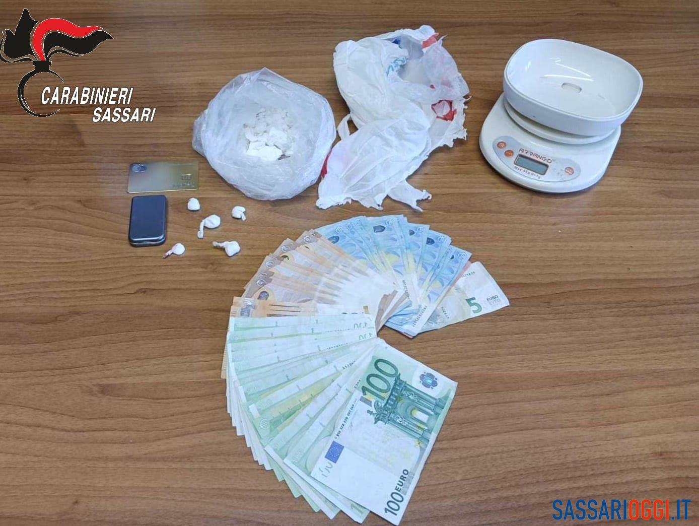 Cocaina in casa a Ossi, arrestata una coppia per spaccio