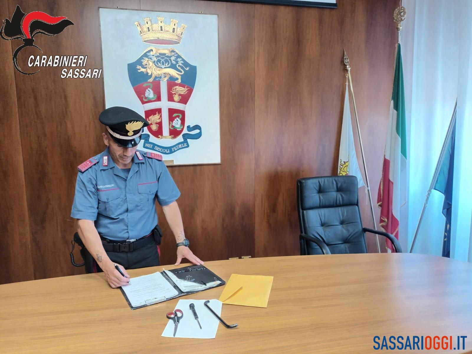 Sorpreso mentre rubava dalle auto, arrestato a Sassari