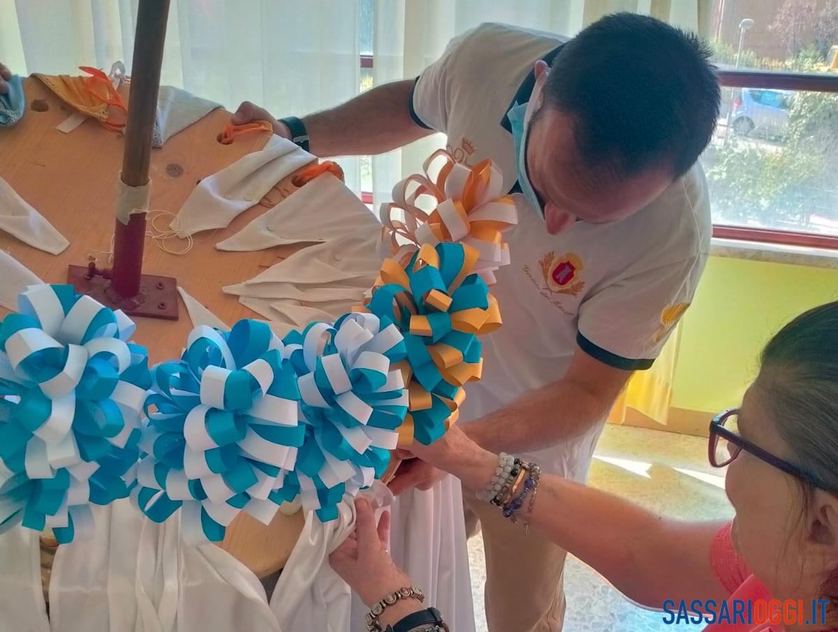 A Sassari il gremio dei Massai porta la Faradda a Casa Serena