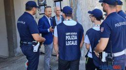 Giovani in campo con la Polizia locale tra pattuglie e solidarietà