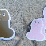 Il centro di Sassari si riempie di strane cartoline a forma di pene