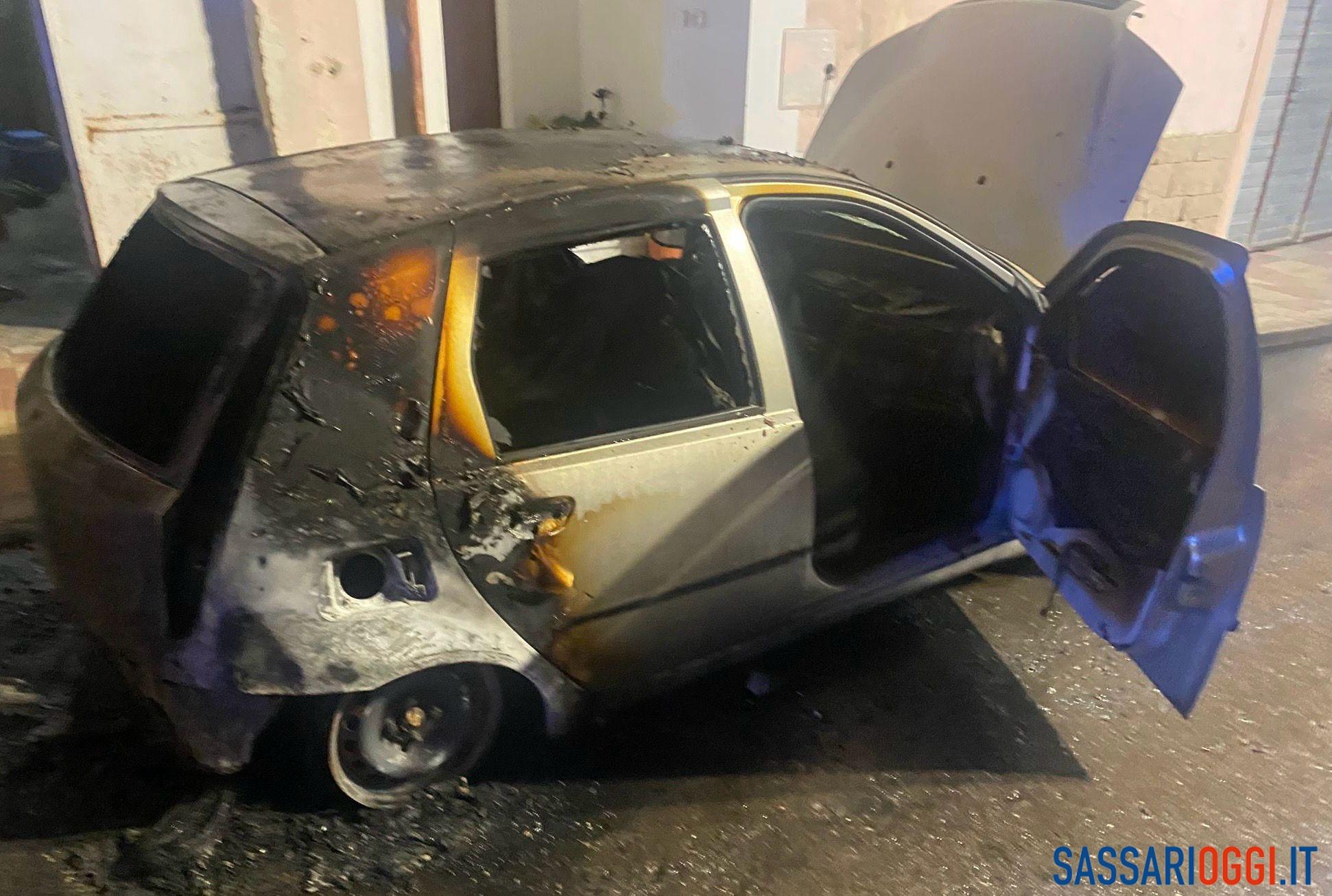 Incendio auto Ittiri