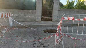 Strada transennata da Pasqua, esplode la protesta a Ottava