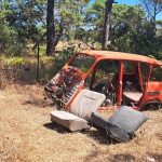 Inciviltà al Terzo Pettine di Platamona, auto abbandonata da tempo