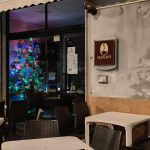L'albero di Natale sfida il caldo estivo di Porto Torres