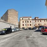 Strade dissestate e buche come crateri vicino l'Università di Sassari