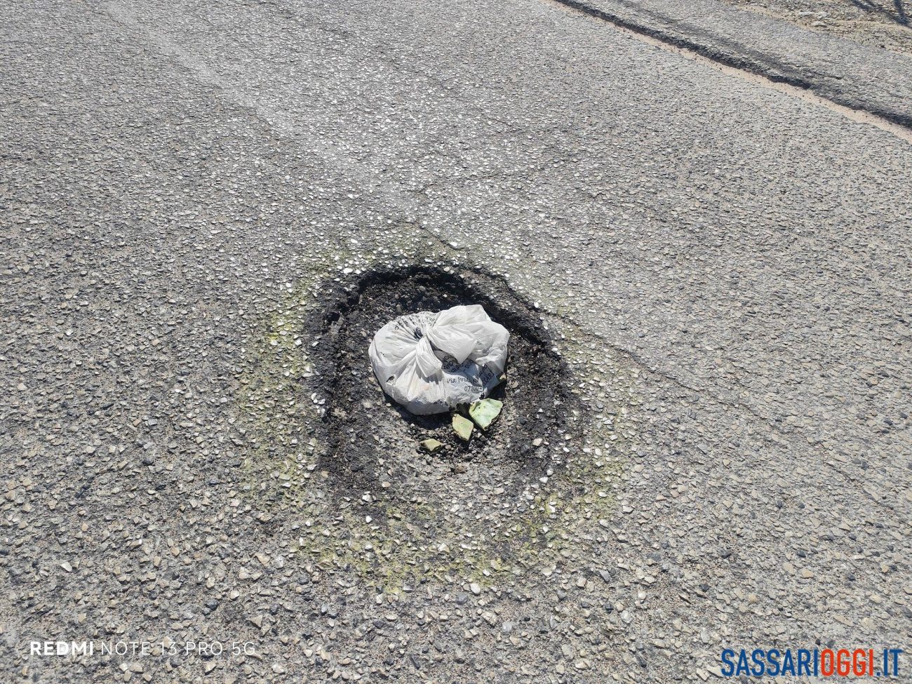 Autocarro Per La Nettezza Della Spazzatura Con Pala E Pala Fotografia