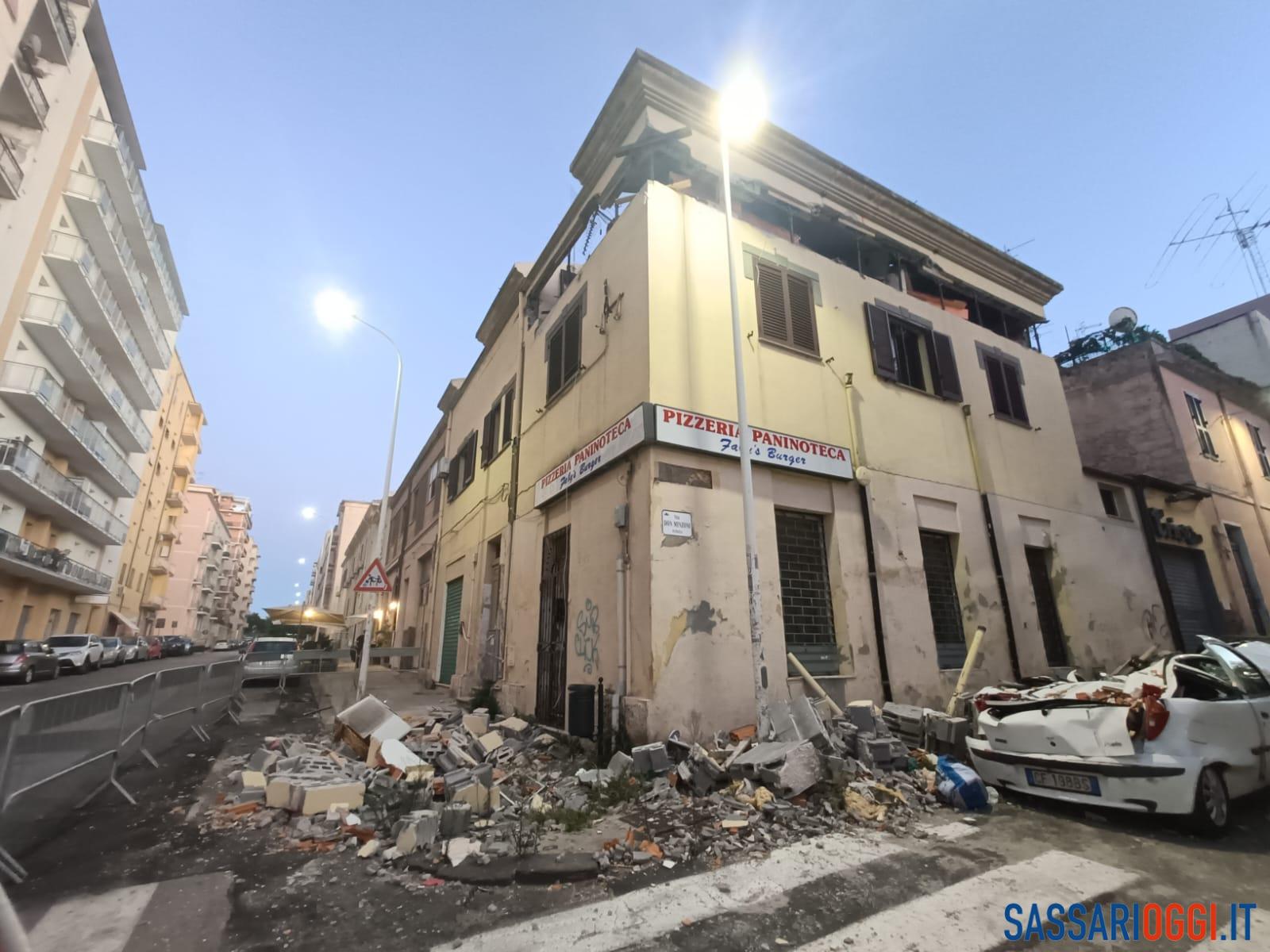 Due mesi dopo l'esplosione, le macerie in via don Minzoni a Sassari restano ancora lì