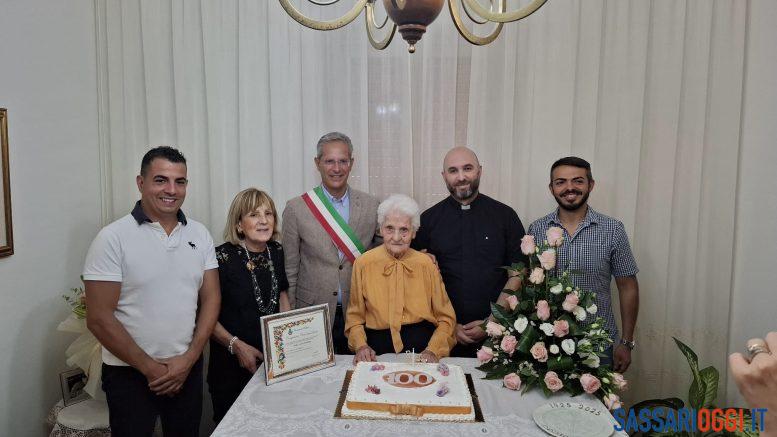 Grande festa a Padria per i 100 anni di Maria Elena Poddighe