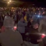 In migliaia a Castelsardo alla fiaccolata in memoria di Cinzia Pinna