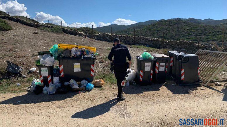 Camper abusivi a Porto Palmas, multe e controlli della Polizia locale