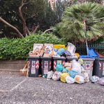 Degrado e rifiuti vicino il grattacielo di piazza Castello a Sassari