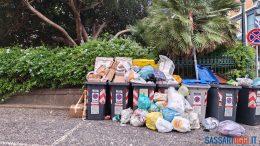 Degrado e rifiuti vicino il grattacielo di piazza Castello a Sassari