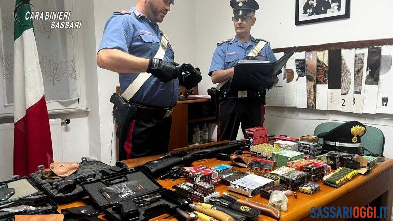 Minaccia con la pistola un tabaccaio a Ittiri, in casa aveva un arsenale