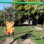 Nel parco di Usini un'altalena per i bambini speciali