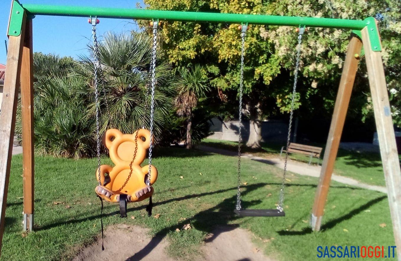 Nel parco di Usini un'altalena per i bambini speciali