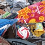 Volontari ripuliscono Platamona, recuperati plastica e vetro