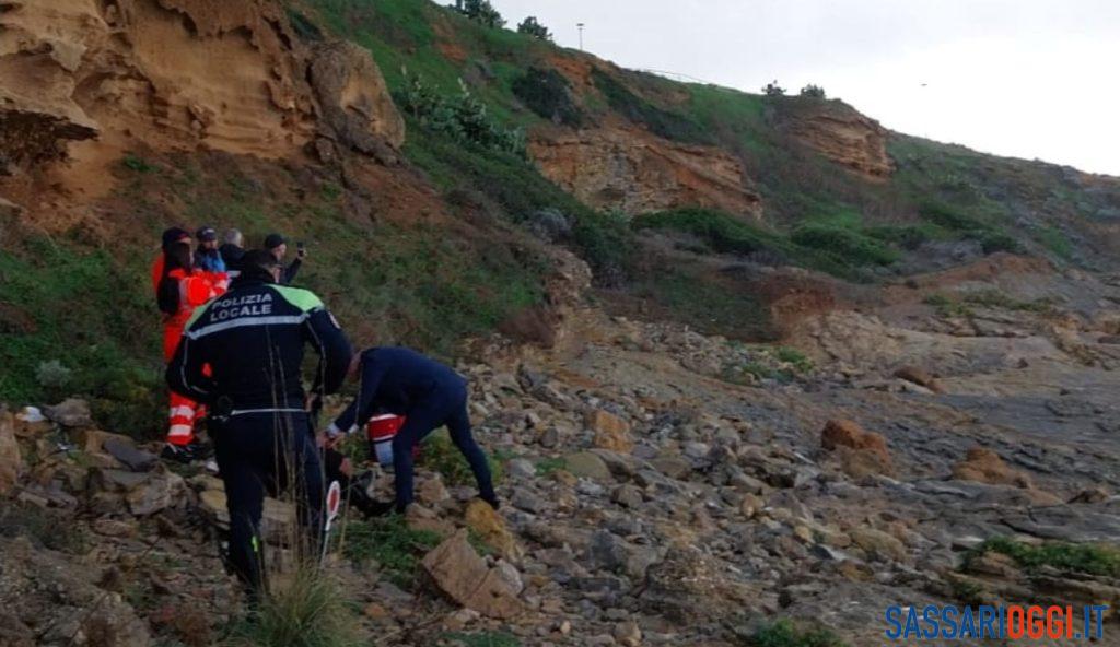 Cade dalla scogliera ad Alghero, ferito un 59enne