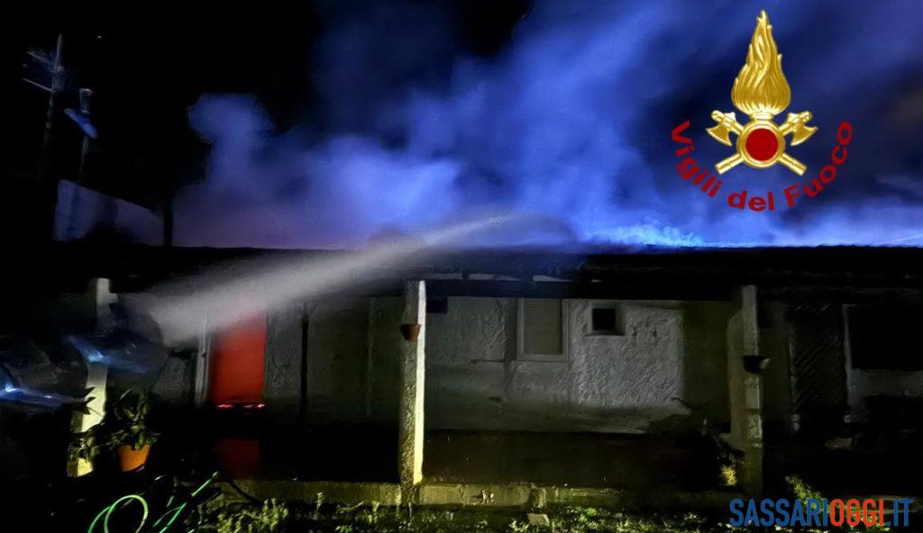 Incendio in un agriturismo a Porto Torres, i danni sono ingenti
