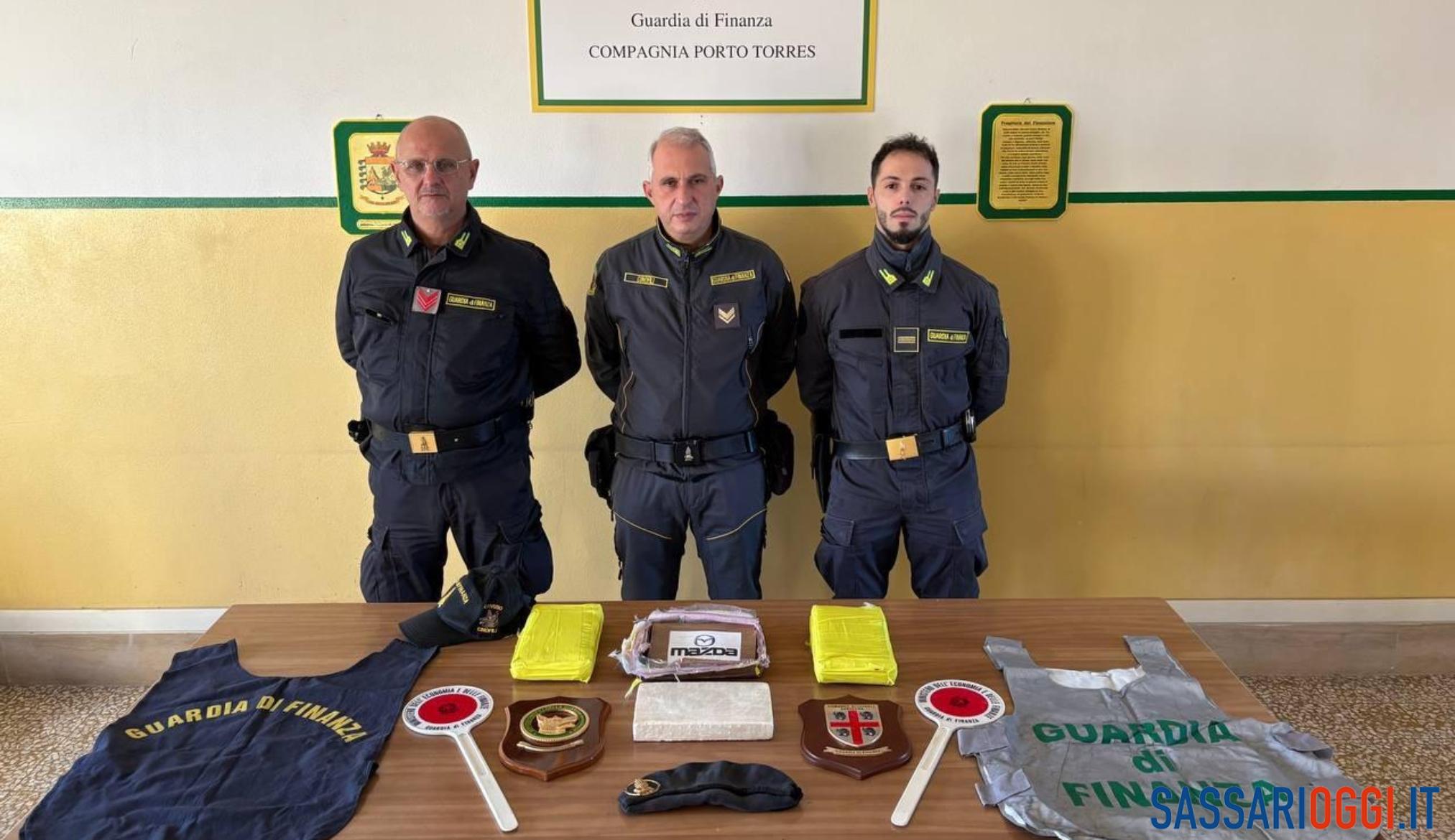 Beccata con 4 chili di droga a Porto Torres, arrestata