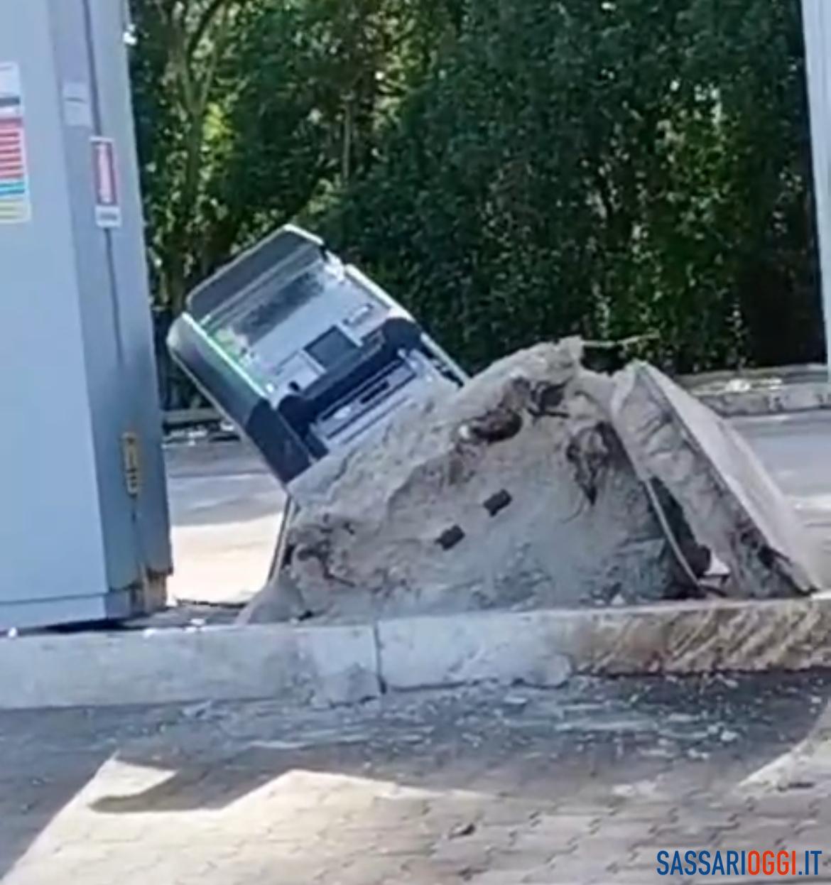 Assalto all'impianto di carburanti di Porto Torres
