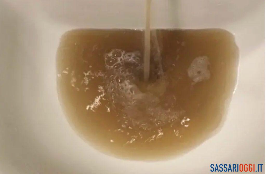 Acqua torbida dai rubinetti, intervento di Abbanoa a Sassari