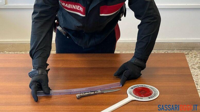 Armato di coltello minaccia i passanti a Porto Torres, arrestato