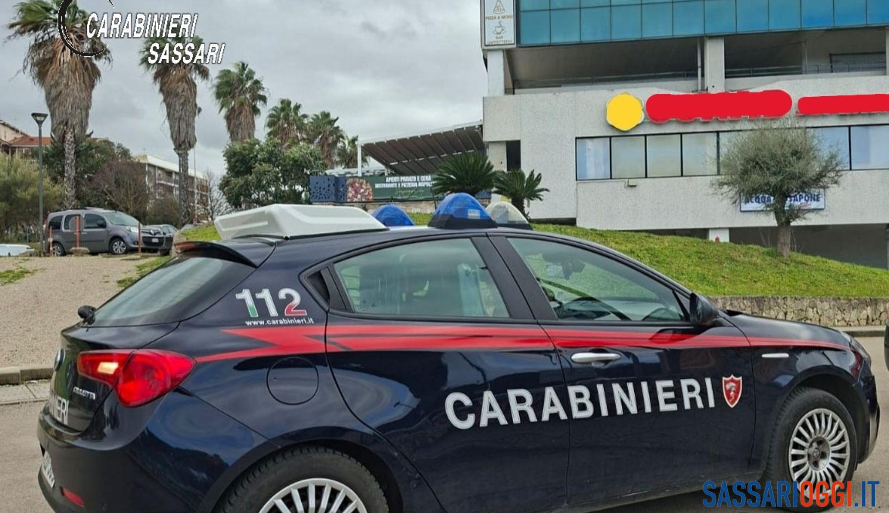 Carabinieri centro commerciale Monserrato Sassari
