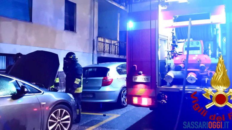 Incendio auto fiamme Sassari